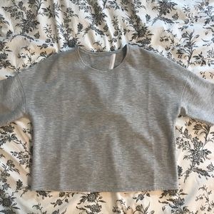 Lululemon cropped shirt